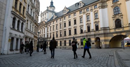 Odkryli kopalnię kryptowalut na wydziale prawa. Zużyto "bardzo dużo" prądu