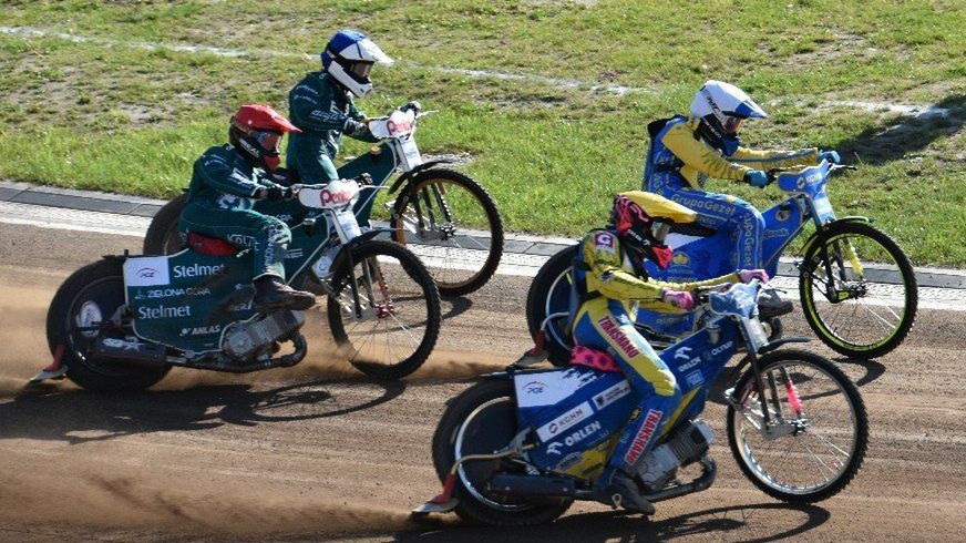 W pierwszym meczu tegorocznego sezonu U24 Ekstraligi stalowcy przegrali w Zielonej Górze 36:53.
