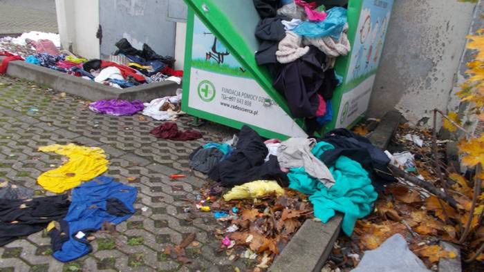 Legnica. Czarny punkt na mapie regionu. Nieznani sprawcy okradają kontenery