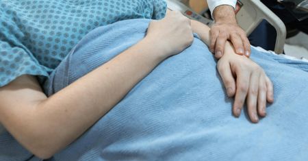 Tak zachowuje się nasze ciało w ostatnich chwilach. Lekarz mówi o czterech etapach