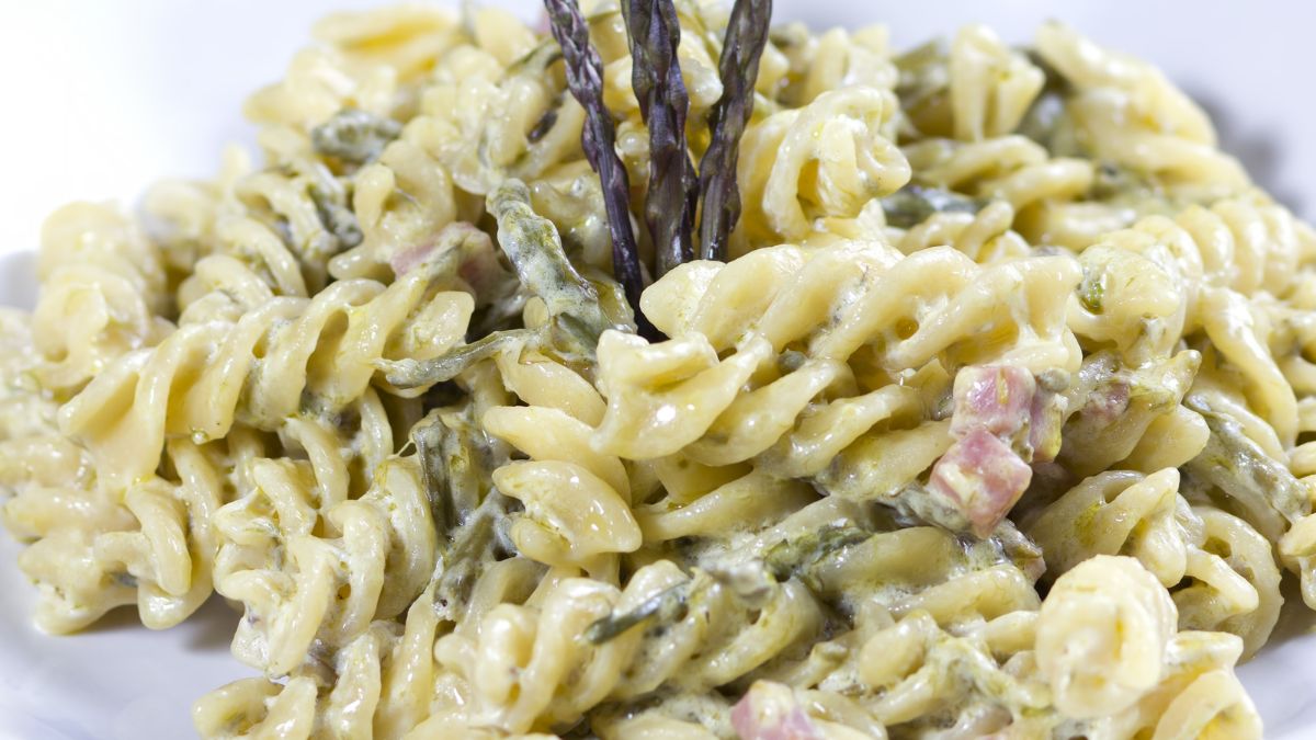 Makaron ze szparagami - Pyszności