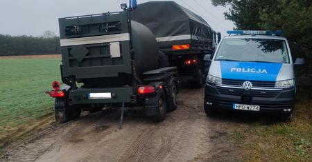 Poszedł do lasu na spacer. Musiał wezwać służby. Policja ostrzega