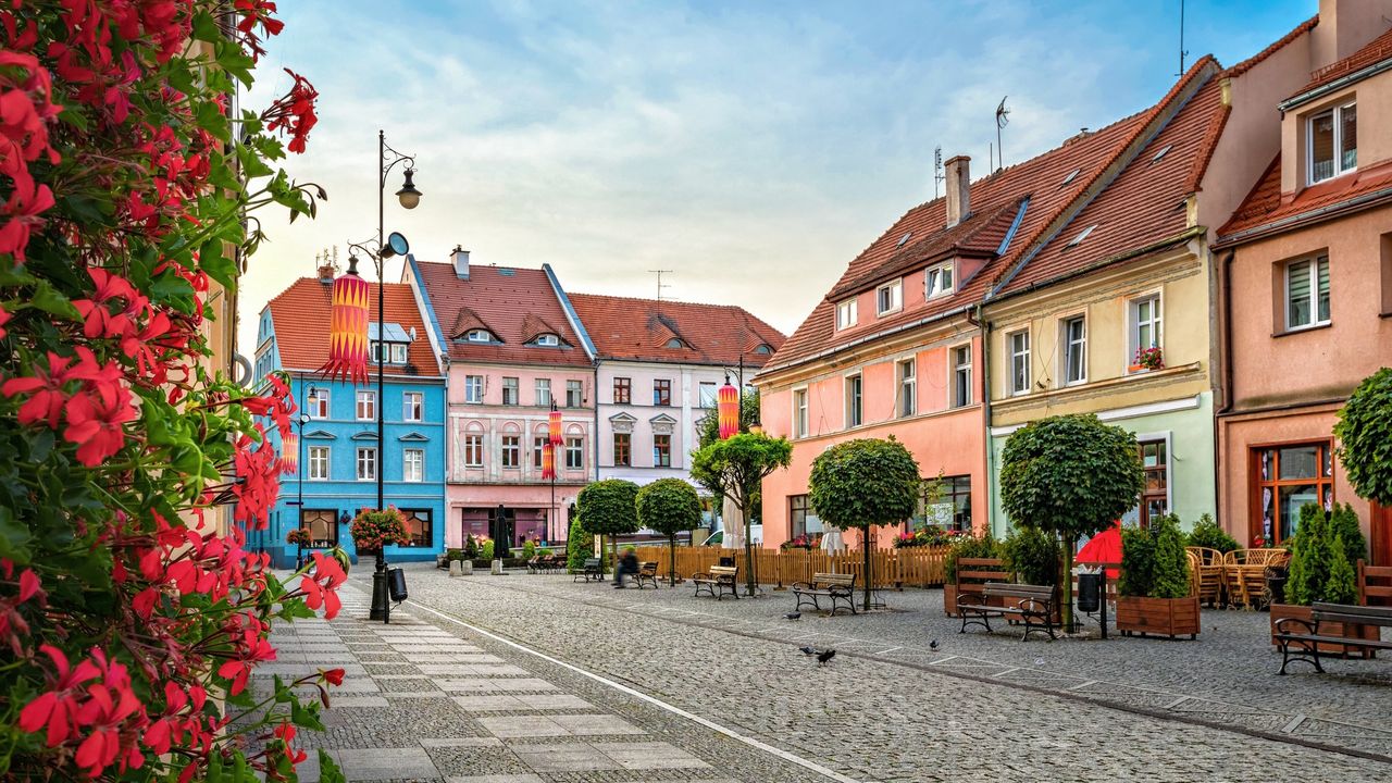 Wrocław. Pogoda. Niedziela pogodna, ale do czasu. Ostrzeżenie przed intensywnym deszczem i burzami