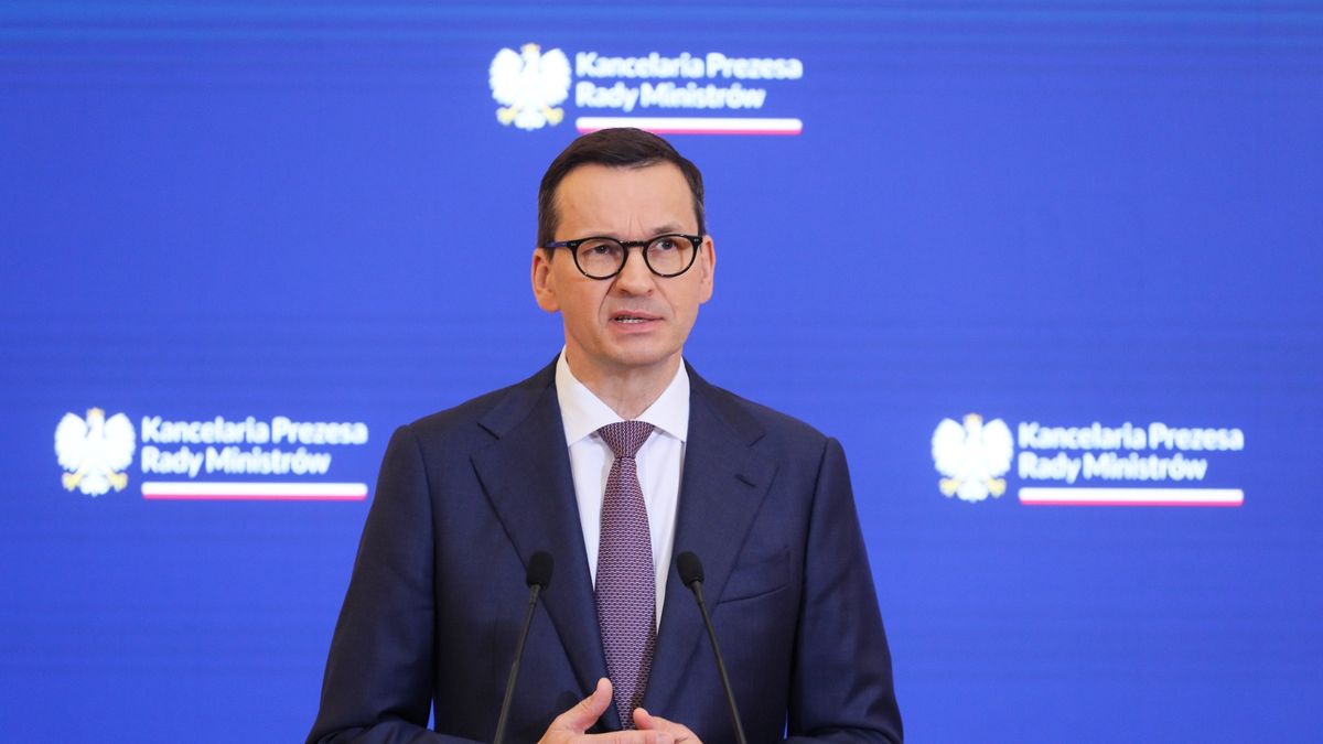 Mateusz Morawiecki
Warszawa, 17.05.2023. Premier Mateusz Morawiecki podczas konferencji prasowej po posiedzeniu rz�du, 17 bm. w KPRM w Warszawie. Rz�d przyj�� projekt ustawy o zniesieniu op�at za autostrady zarz�dzane przez GDDKiA. (mr) PAP/Pawe� Supernak
Pawe� Supernak
briefing, dla medi�w, Kancelaria Prezesa Rady Ministr�w, konferencja, po posiedzeniu rz�du, po rz�dzie, polityk, polityka, prasowa, prasowy, prezes Rady Ministr�w, szef rz�du