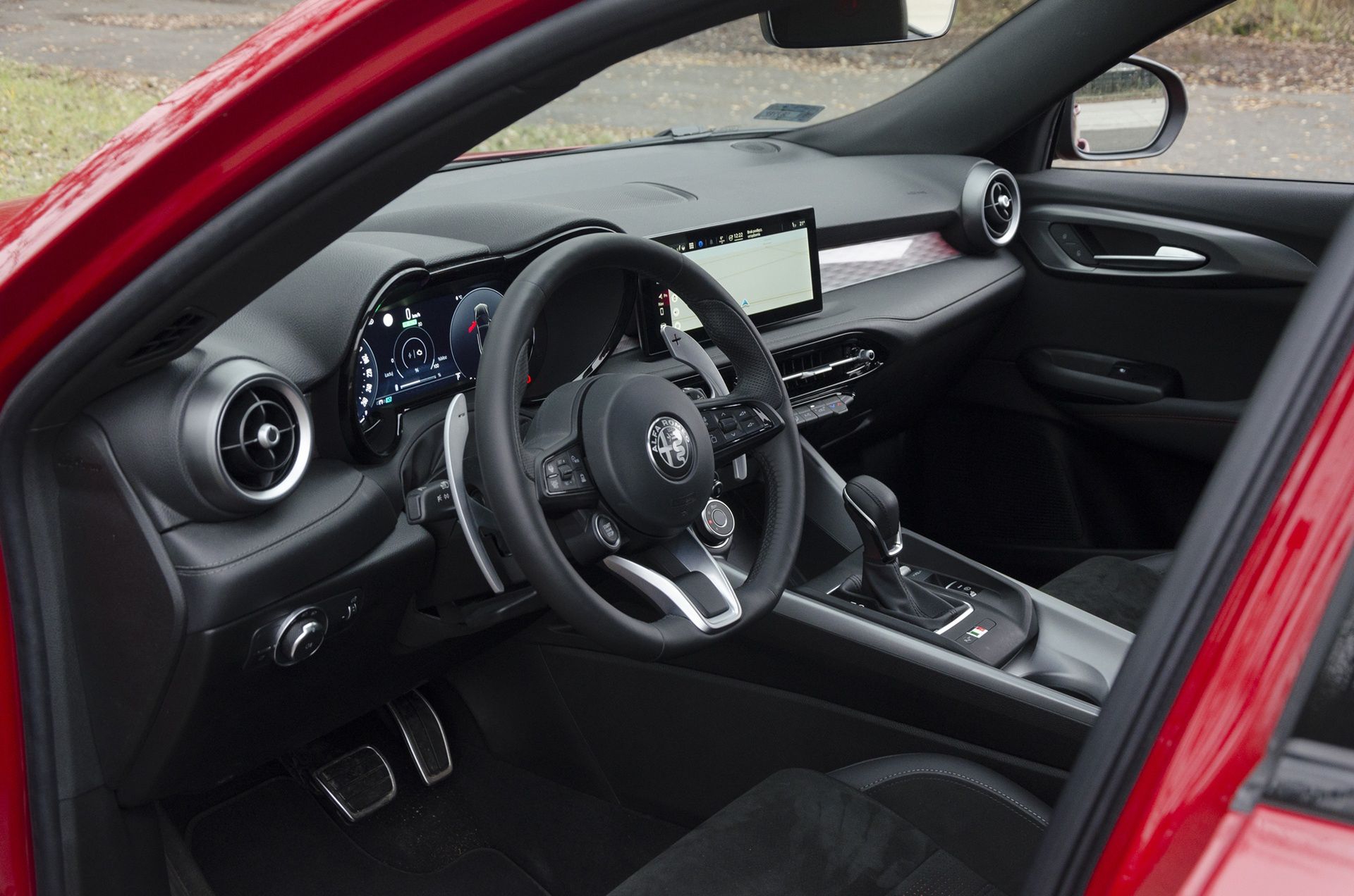 Alfa Romeo Tonale vs. Range Rover Evoque