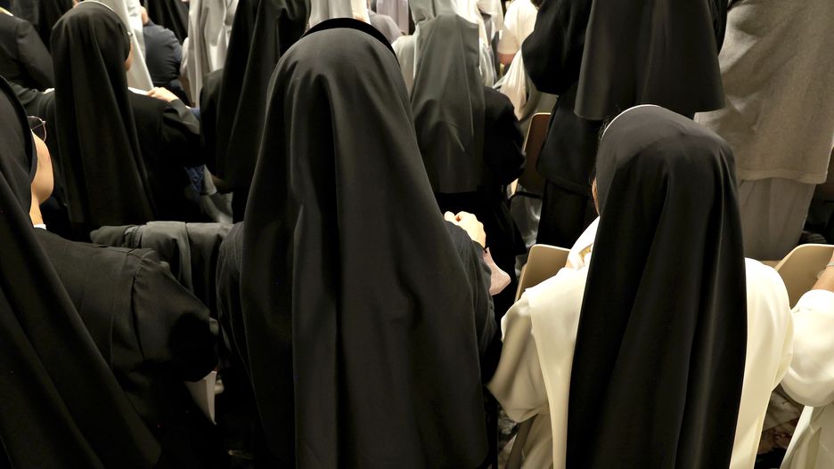 VATICAN CITY, VATICAN - OCTOBER 27: Nuns attend a prayer service for Peace in the Middle East at St Peter’s Basilica on October 27, 2023 in Vatican City, Vatican. Pope Francis encouraged Christians to fast and pray for peace in the Middle East on Friday, October 27 as the war between Israel and Hamas enters its third week. (Photo by Franco Origlia/Getty Images)