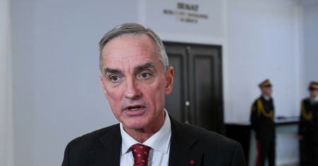 Jackowski opuści klub PiS? Fogiel mówi o "znaku rozpoznawczym" senatora