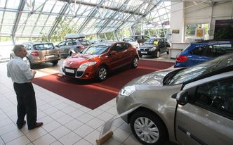 Nie kupujemy samochodów. Liczba nowych rejestracji spadła o 65 proc.