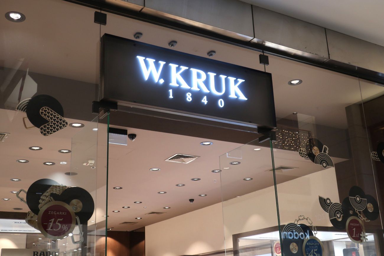 Grupa, do której należy W.Kruk, chce przejąć rywala