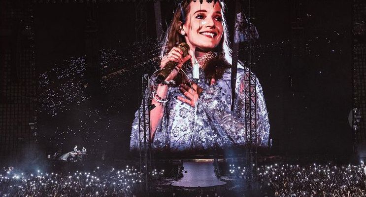 Wypełniony po brzegi stadion i goście jak z bajki. Sanah, nawet chora, udowodniła, że nie ma sobie równych