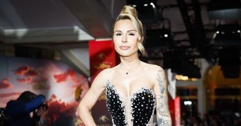 Blanka Lipińska i jej warszawski apartament. Panuje mrok, ale jest luksusowo.