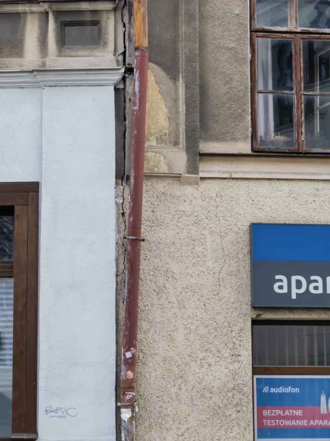 Zawaliła się ściana kamienicy przy ul. Bernardyńskiej w Lublinie