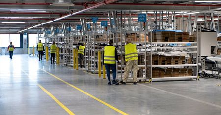 Niemiecka firma otwiera centrum logistyczne. Zatrudni 2,5 tys. Polaków
