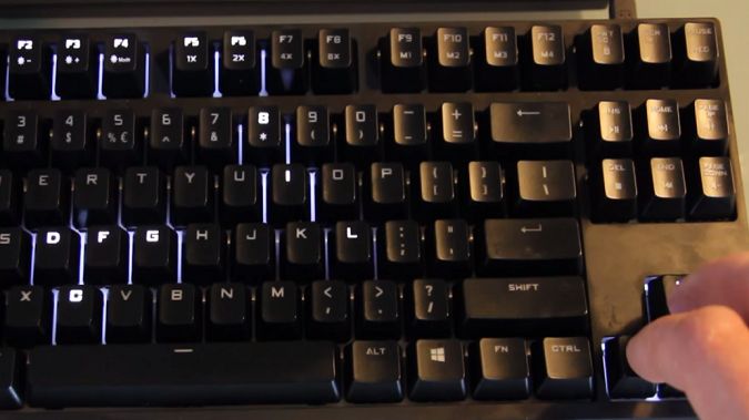 Gra w Snake'a na klawiaturze. Dosłownie! 1