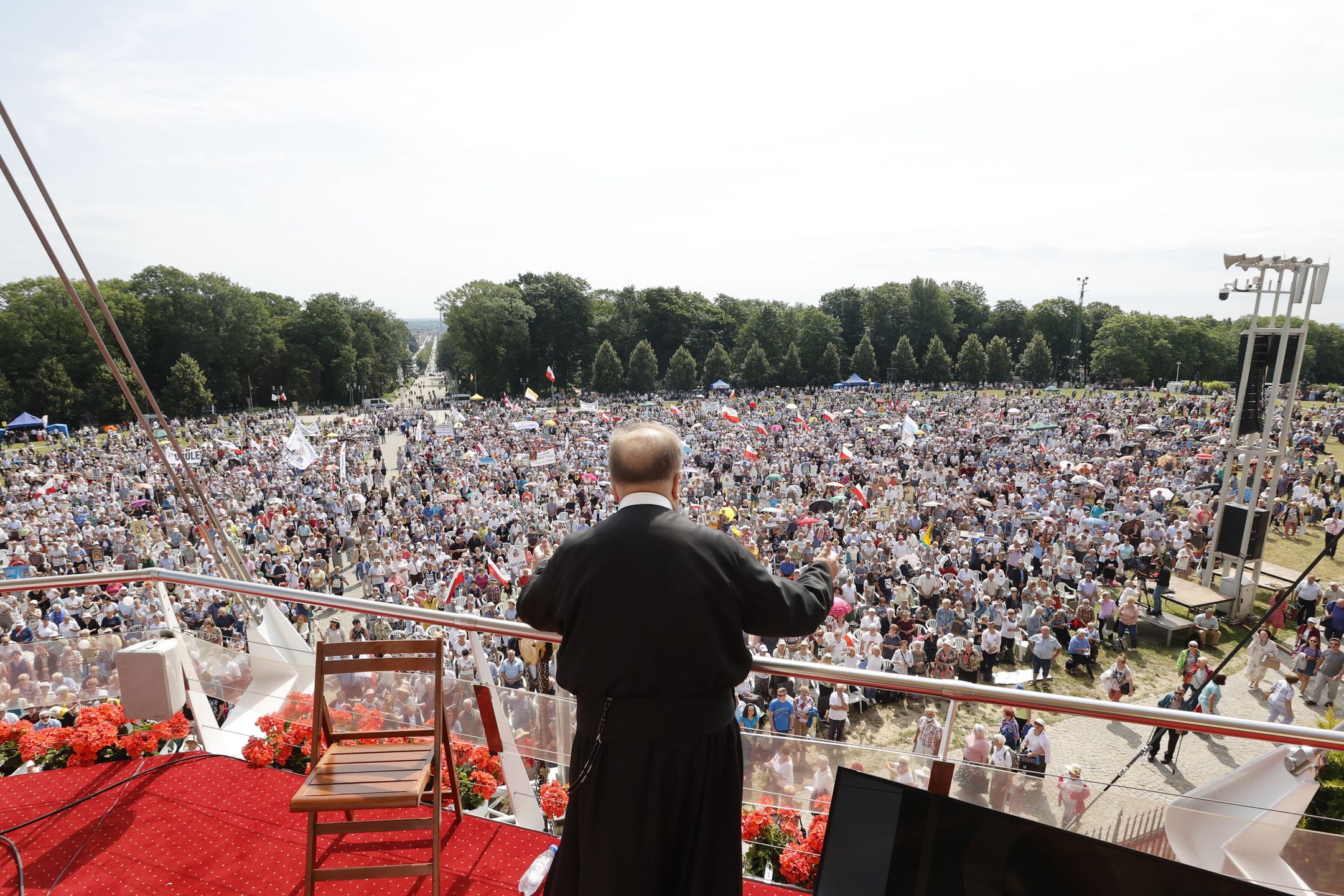 Częstochowa, 11.07.2021. Dyrektor Radia Maryja i Telewizji Trwam o. Tadeusz Rydzyk podczas mszy świętej w ramach głównych uroczystości XXX Pielgrzymki Rodziny Radia Maryja na Jasnej Górze, 11 bm. (jm) PAP/Waldemar Deska