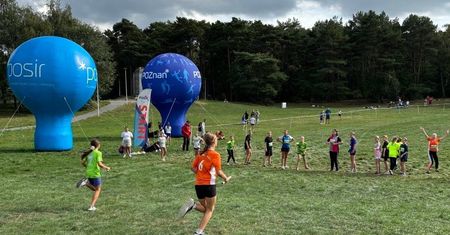Sportowa przygoda nad Maltą. Tysiące poznańskich uczniów weźmie dziś udział w sztafetowych biegach przełajowych