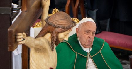 Stan papieża się pogarsza. Alarmujące wieści o zdrowiu Franciszka