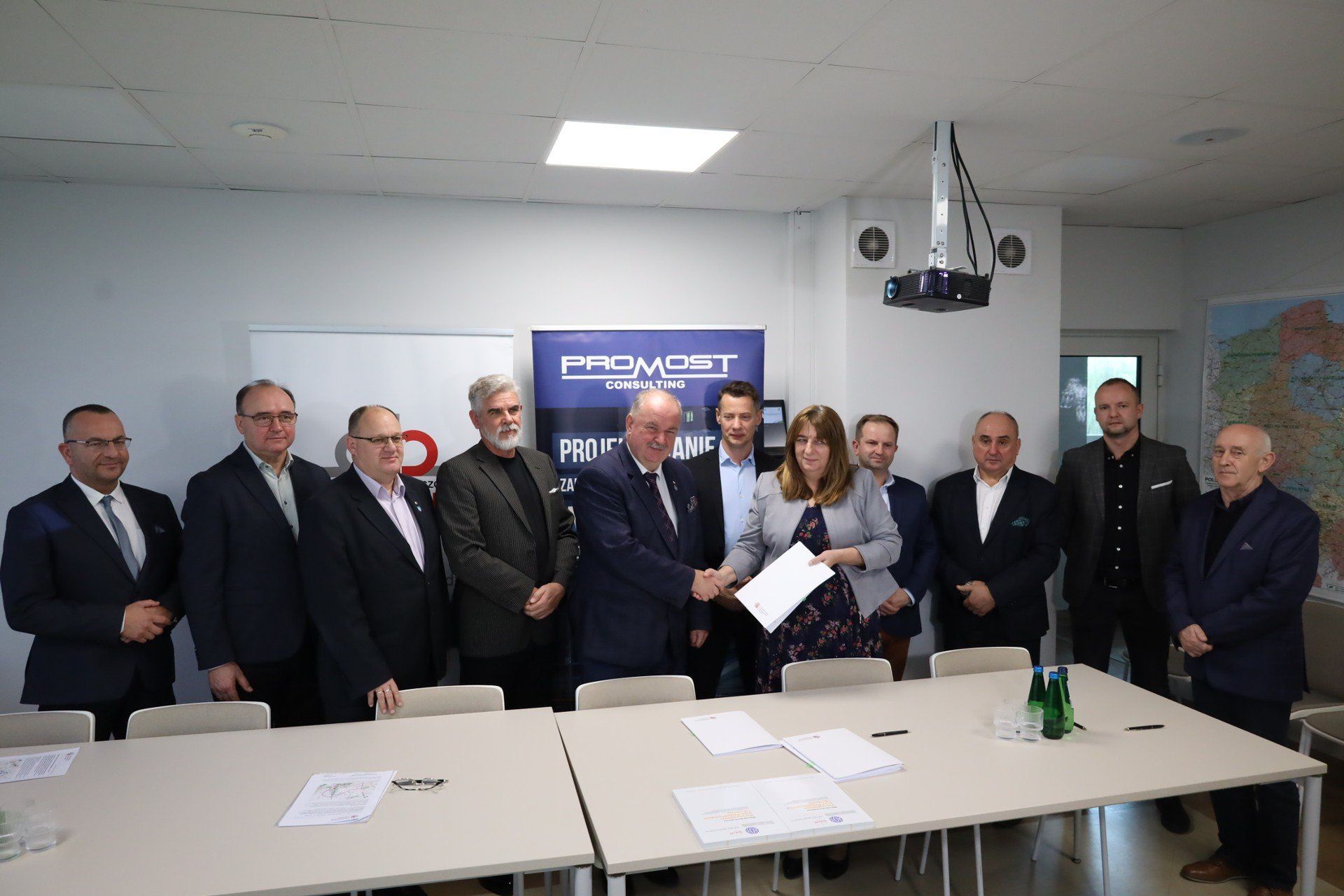 Podpisanie umowy w Podkarpackim Zarządzie Dróg Wojewódzkich w Rzeszowie.