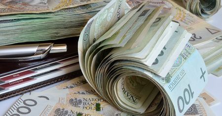 Wzrost pensji o 700 zł. Ostrzega przed skutkami decyzji rządu