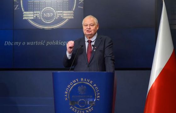 „Gazeta Wyborcza” i TVN24 bez akredytacji na konferencję prezesa NBP „ze względów sanitarnych”