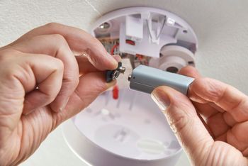 Strażacy apelują: Czujka czadu i dymu może uratować życie
