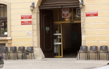 Koncert na dziedzińcu Akademii Rycerskiej. W piątek wejście do urzędu od ul. Chojnowskiej
