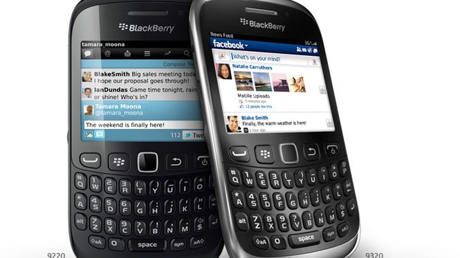 BlackBerry Curve 9320 - społecznościowy terminal RIM 1