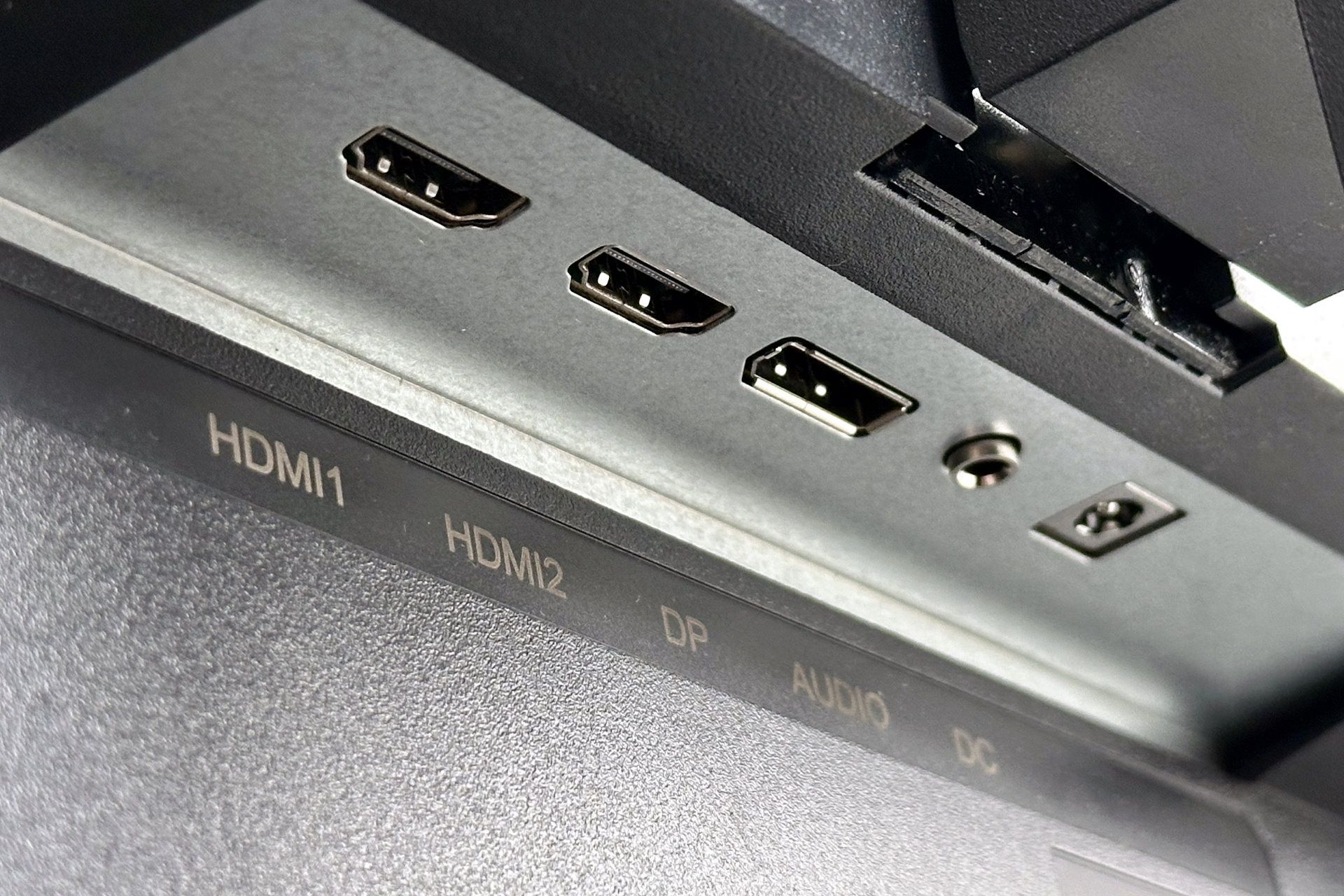 Koouri G2711P - złącza