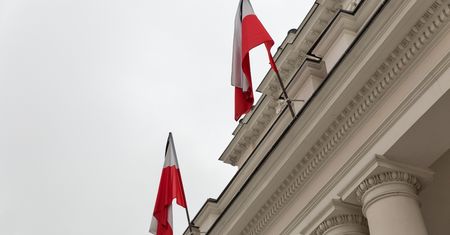 Żałoba narodowa w Polsce po śmierci papieża Franciszka. Co oznacza, kogo obowiązuje i jakie kary za jej złamanie?