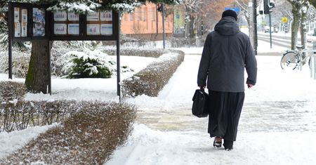 W tym roku ksiądz z kolędą nie przyjdzie. "Ludzie teraz potrzebują kontaktu"
