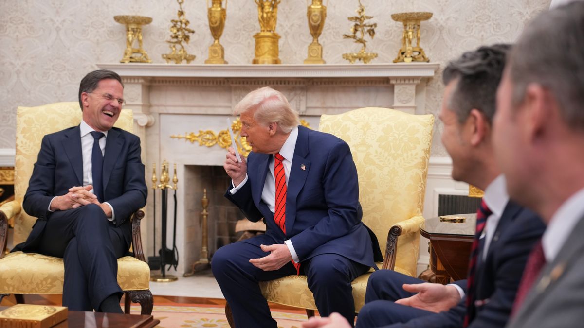 WASHINGTON, DC - MARCH 13: (L-R) NATO Secretary General Mark Rutte and U.S. President Donald Trump hold a meeting in the Oval Office of the White House on March 13, 2025 in Washington, DC. The two leaders met as the Trump administration has once again put the military alliance between the United States and Western Europe in question.  (Photo by Andrew Harnik/Getty Images)