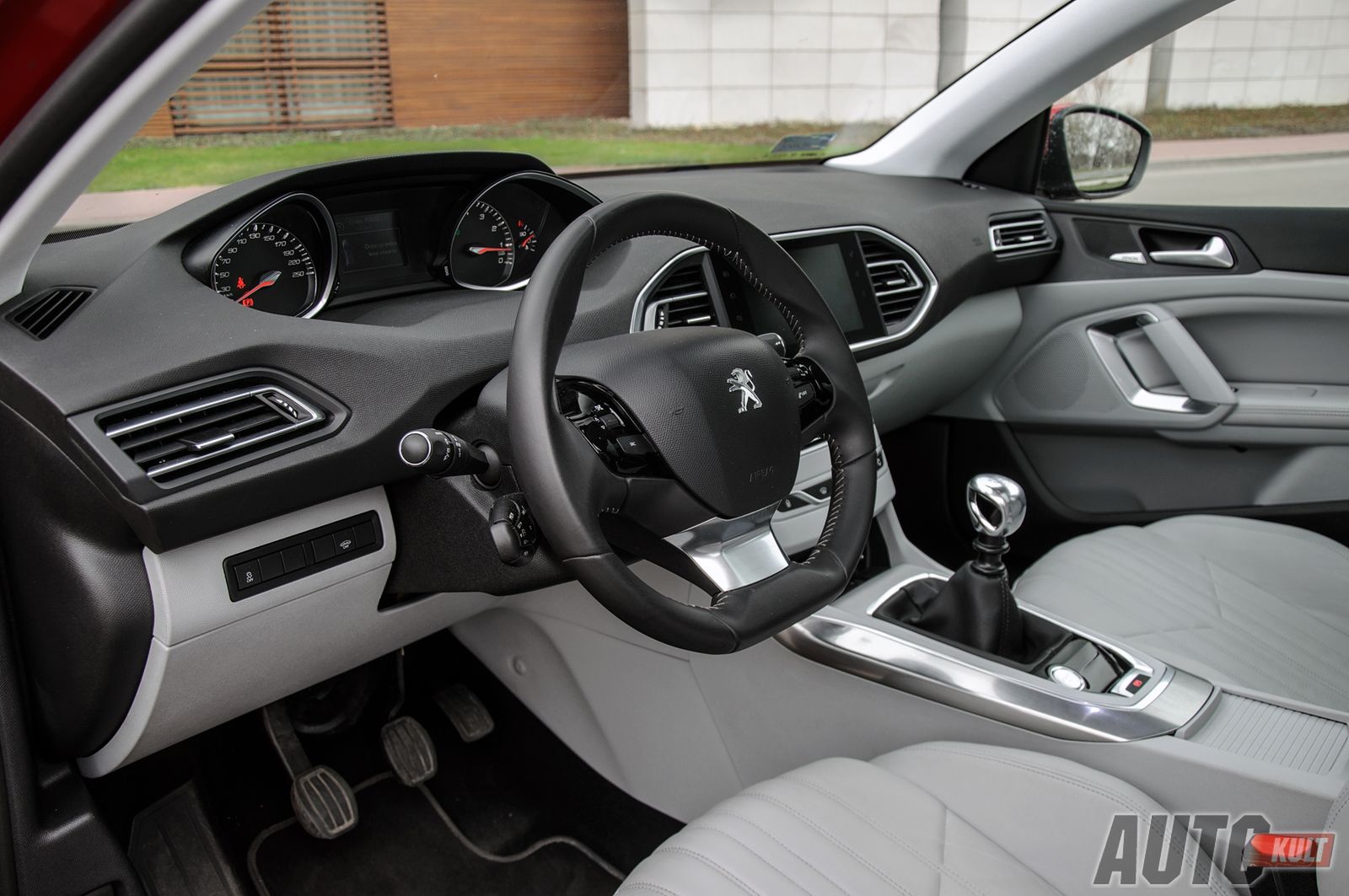 Peugeot 308 1,6 THP Allure - test [galeria] 15