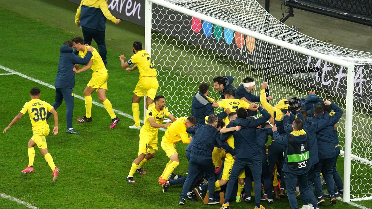 Radość piłkarzy Villarrealu po pokonaniu Manchesteru United