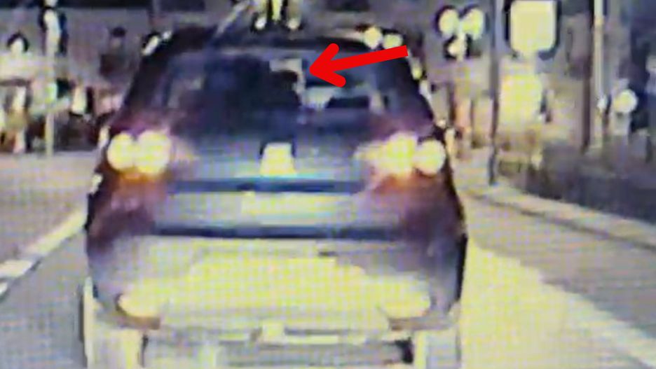 Podczas ucieczki przed policją zamienili się miejscami