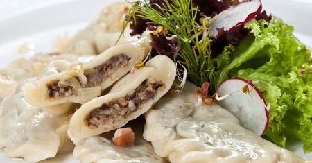 Ruskie i z mięsem pójdą w odstawkę. Pierogi z wiejskim farszem to odkrycie