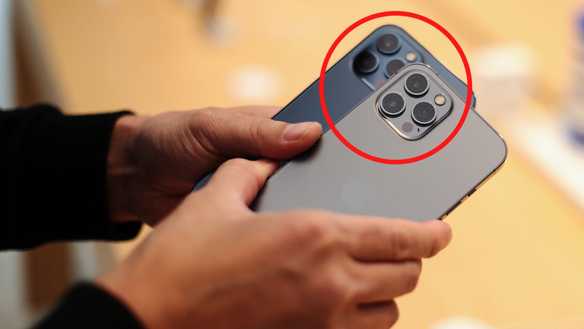 Oto, do czego służy czarna kropka na tle iPhone'a 