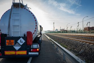 Nowe dane z polskich stacji paliw. Spadek cen na początku miesiąca