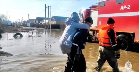 Największa powódź od dziesięcioleci. Woda zalewa Rosję