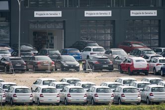 "Gwałtowny wzrost". Firmy walczą z czasem i wymieniają auta