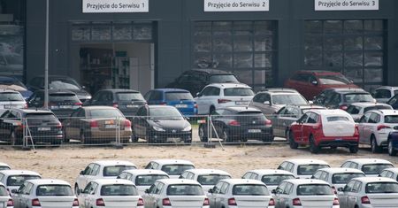 "Gwałtowny wzrost". Firmy walczą z czasem i wymieniają auta
