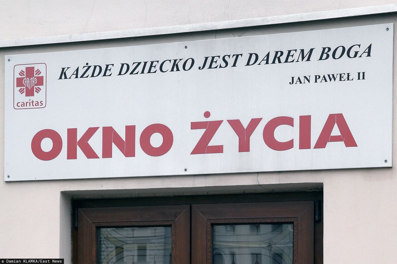 Alarm w "oknie życia" w Kielcach. Odnaleziono tam chłopca