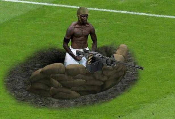 Mario Balotelli. Najbardziej charakterystyczny piłkarz Euro 2012 podbija Internet 15