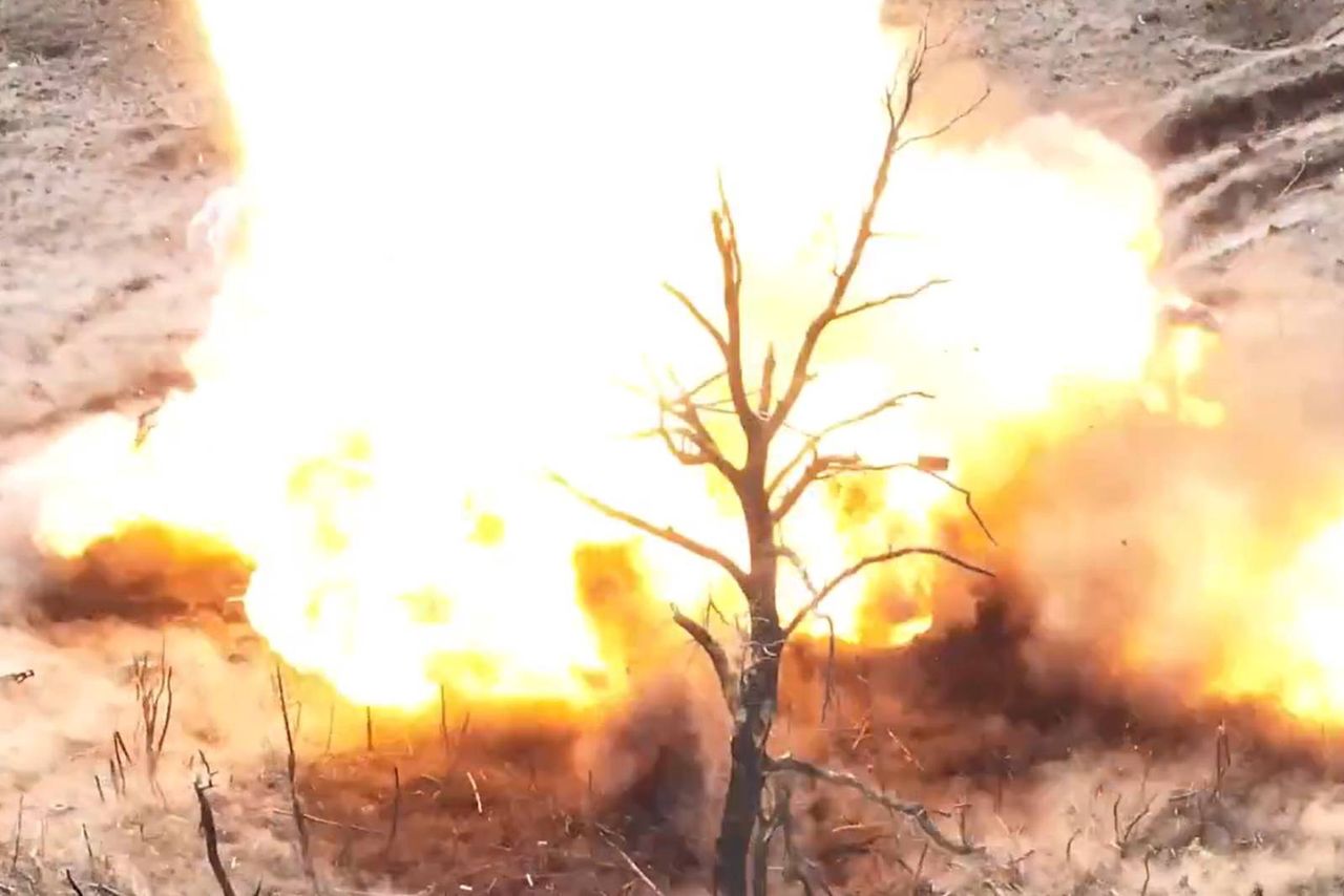 Ukrainian drones devastate Russian tank in fiery Avdiivka strike