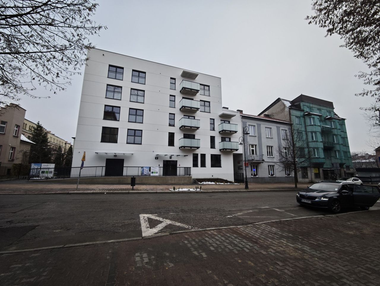 Chrzanów: Czy Aleja 51 pasuje do tkanki miasta? Nowy blok pod lupą