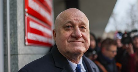 Dodatkowy punkt na posiedzeniu PKW. Wzięli pod lupę pomysł Hołowni