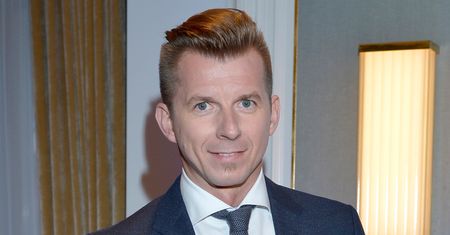 Od 19 lat jest żonaty. Nadal niewielu wie, z kim się związał