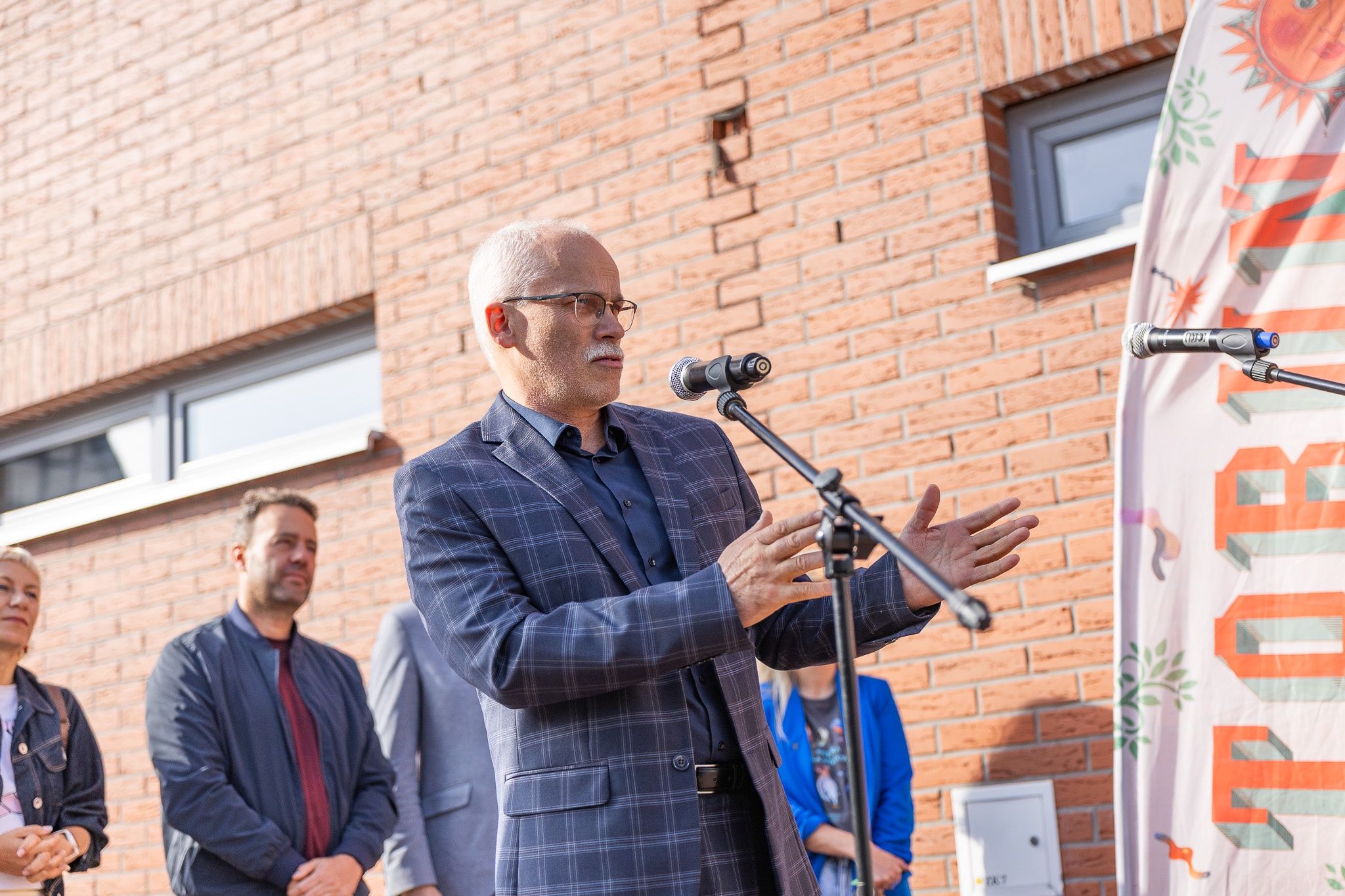 6 października w SP 15 odsłonięto mural, zaprojektowany przez uczniów.