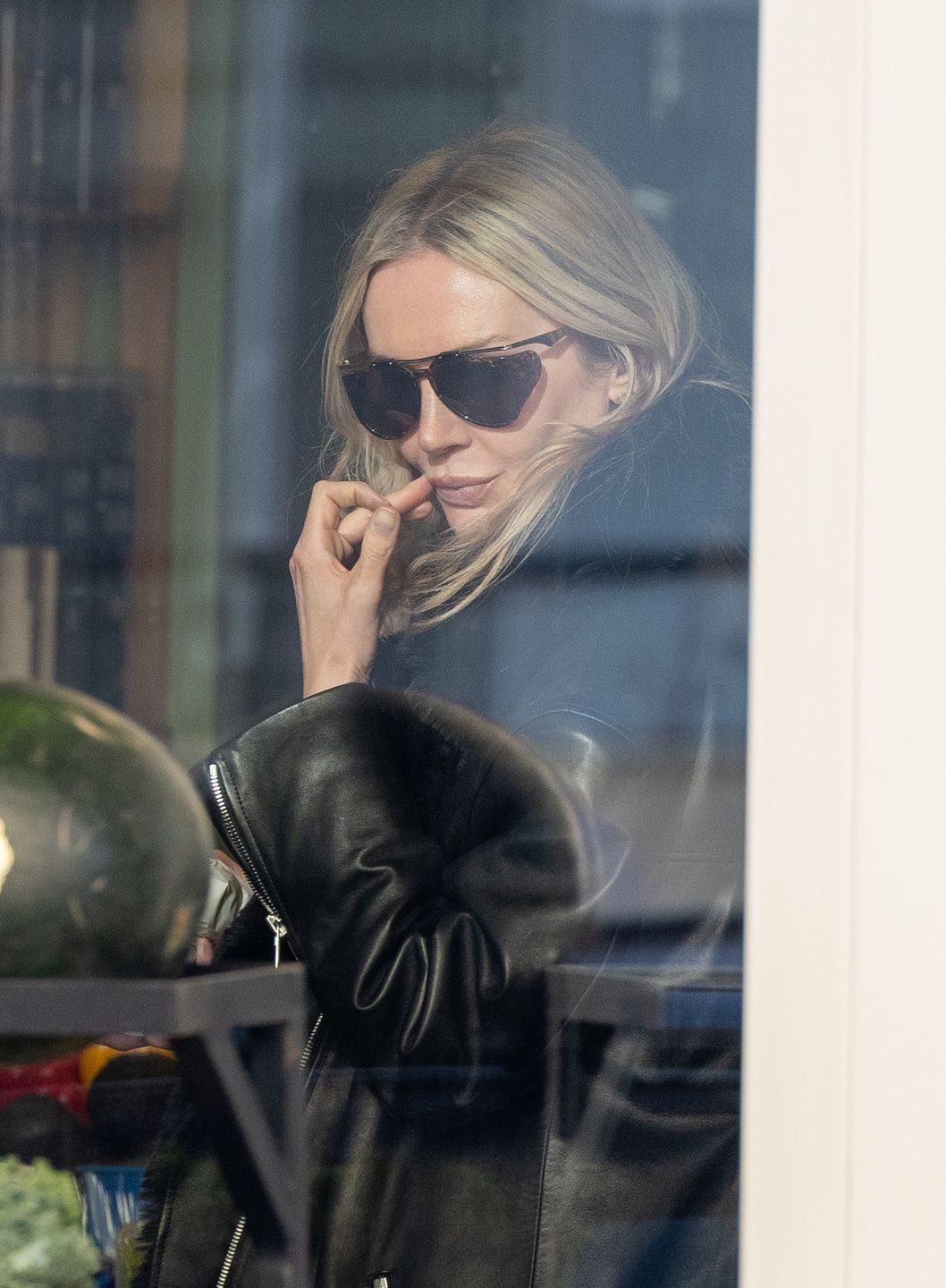 Agnieszka Woźniak-Starak z lubym wożą się porsche po mieście