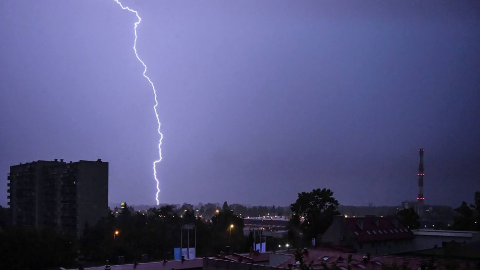 Pogoda na niedzielę. Cieplej, ale z opadami deszczu. Uwaga na burze