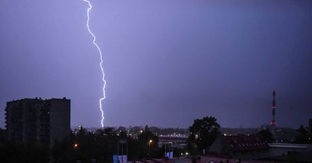 Pogoda na niedzielę. Cieplej, ale z opadami deszczu. Uwaga na burze